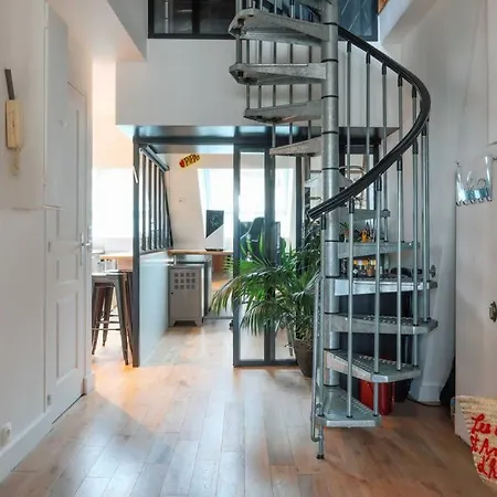 Апартаменты Charmant Duplex En Plein Coeur De 3p