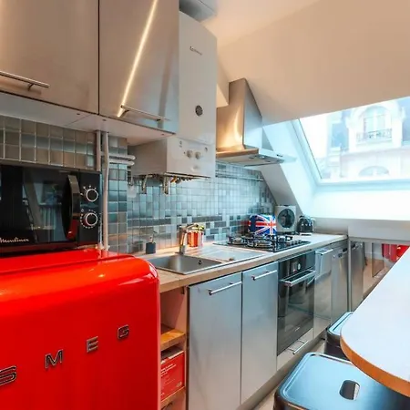 Апартаменты Charmant Duplex En Plein Coeur De 3p Париж